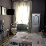 Logis L'occitan 2 Etoiles 3* ガイヤック