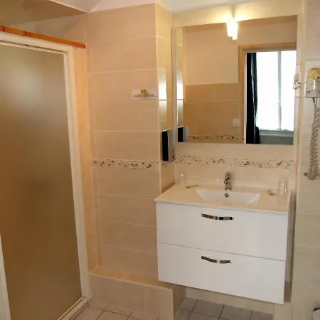 מלון Logis L'occitan 2 Etoiles