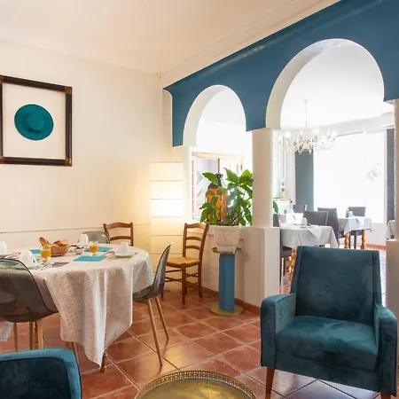 Logis L'occitan 2 Etoiles מלון
