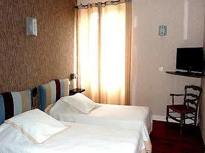 Logis L'occitan 2 Etoiles 3* גיילאק