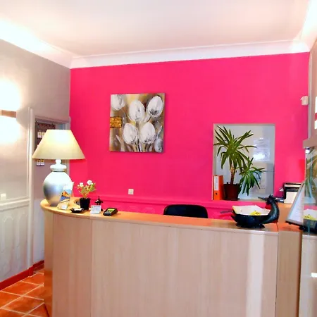 Otel Logis L'occitan 2 Etoiles