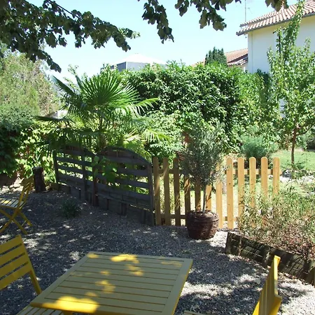 Logis L'occitan 2 Etoiles 3* غايلاك
