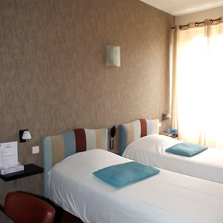 Logis L'occitan 2 Etoiles 3* ガイヤック