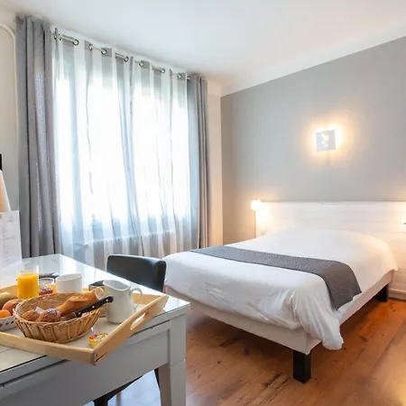 Logis L'occitan 2 Etoiles Hotel