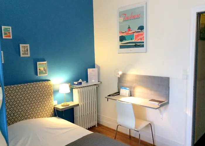 Logis L'occitan 2 Etoiles ホテル ガイヤック