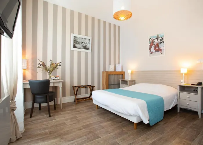 Logis L'occitan 2 Etoiles ホテル ガイヤック