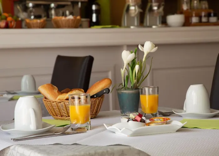 ホテル Logis L'occitan 2 Etoiles ガイヤック